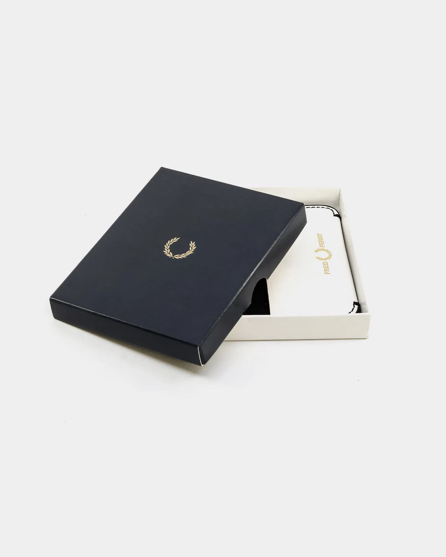 Fred Perry Contrast Matte Leather Card Holder White