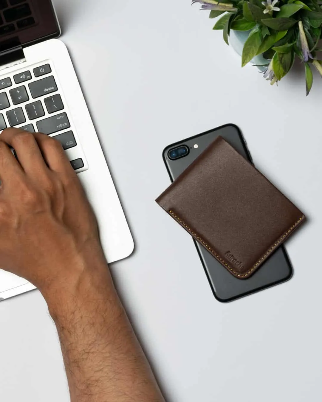 Light - Slim Bifold Wallet