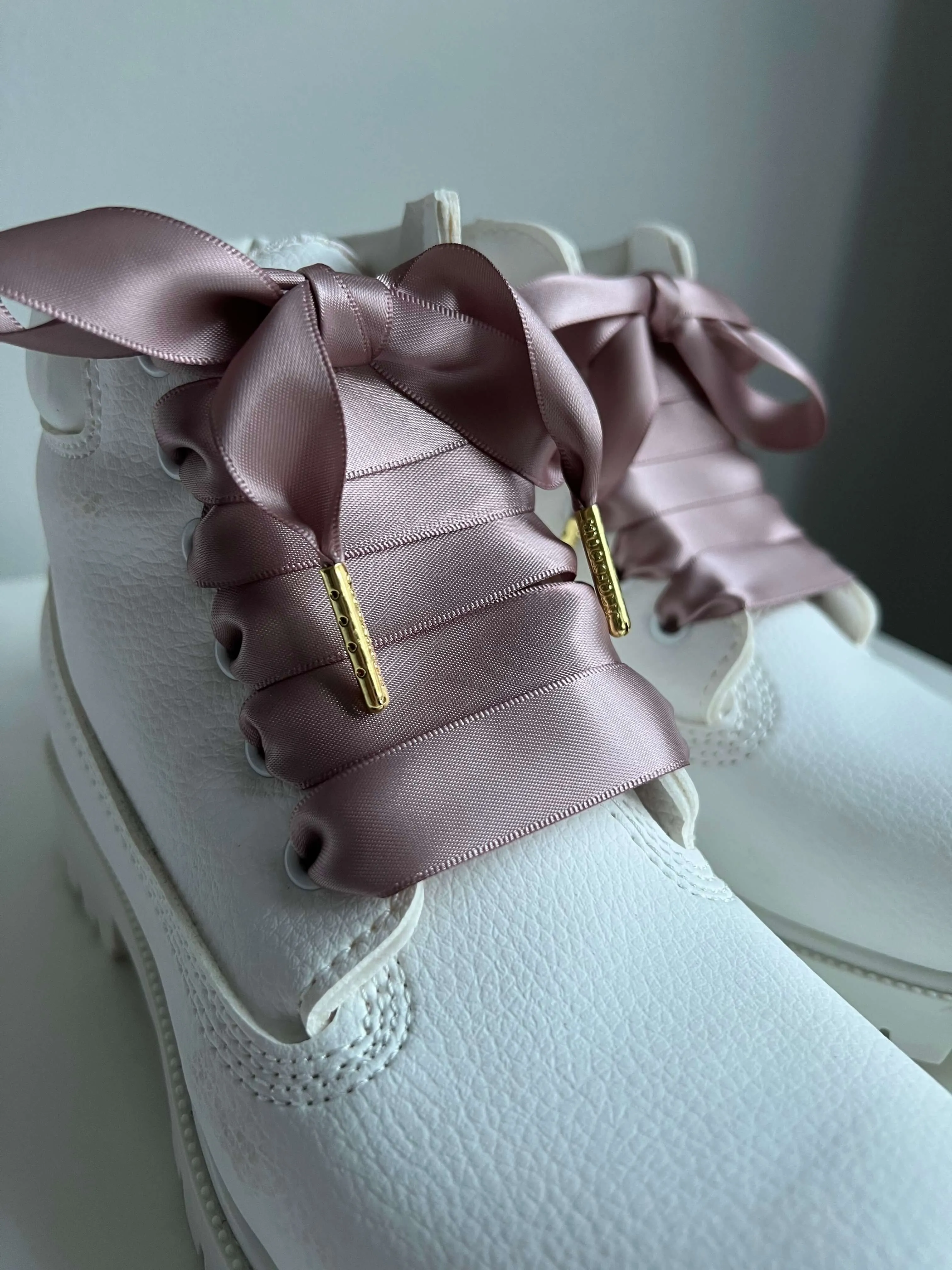 Nougat Mauve Silk Shoelaces 47.2in