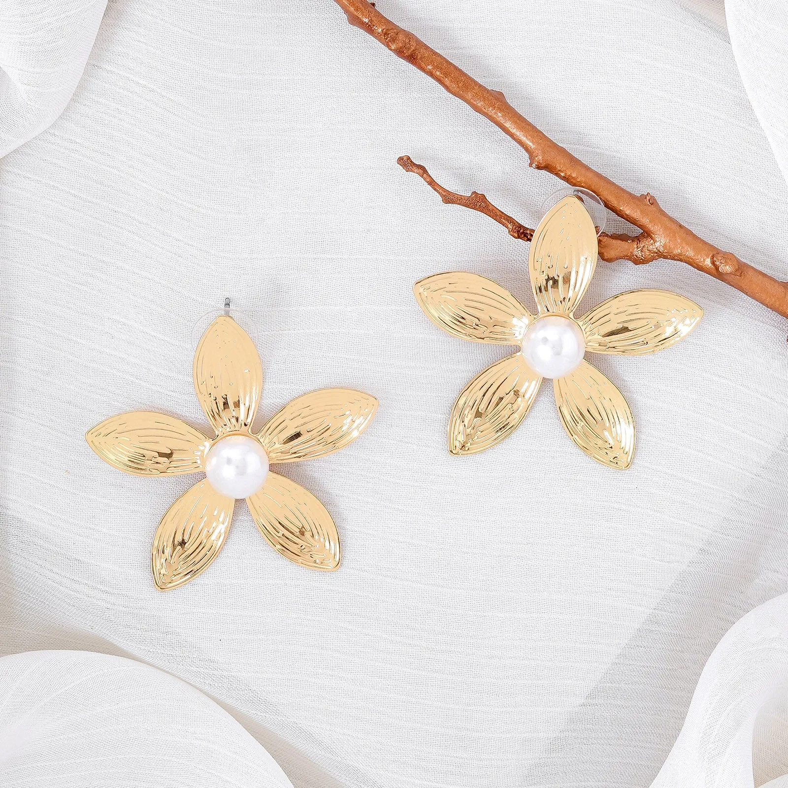 Oleander Gold Earrings