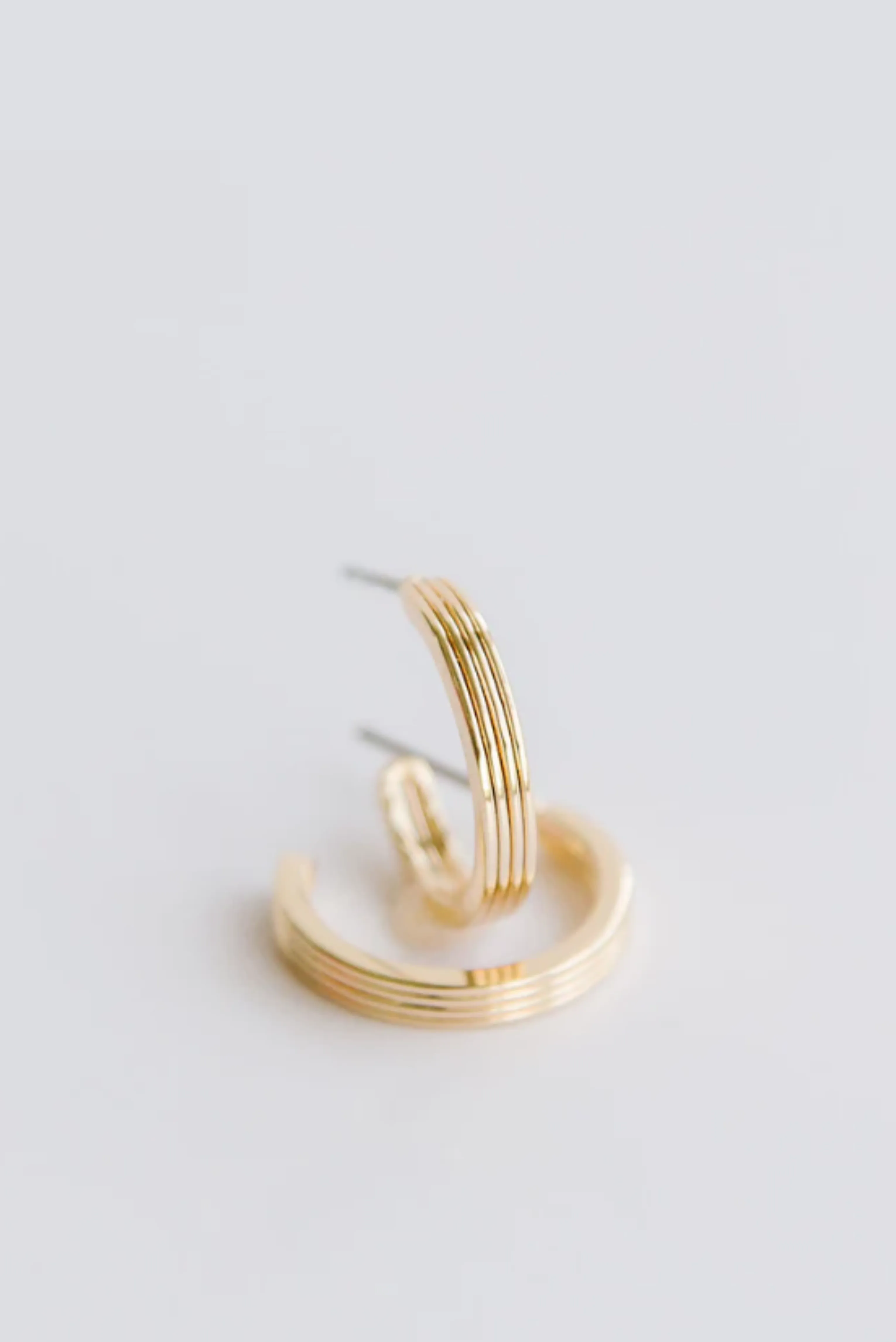 Sheila Small Ribbed Gold Hoops